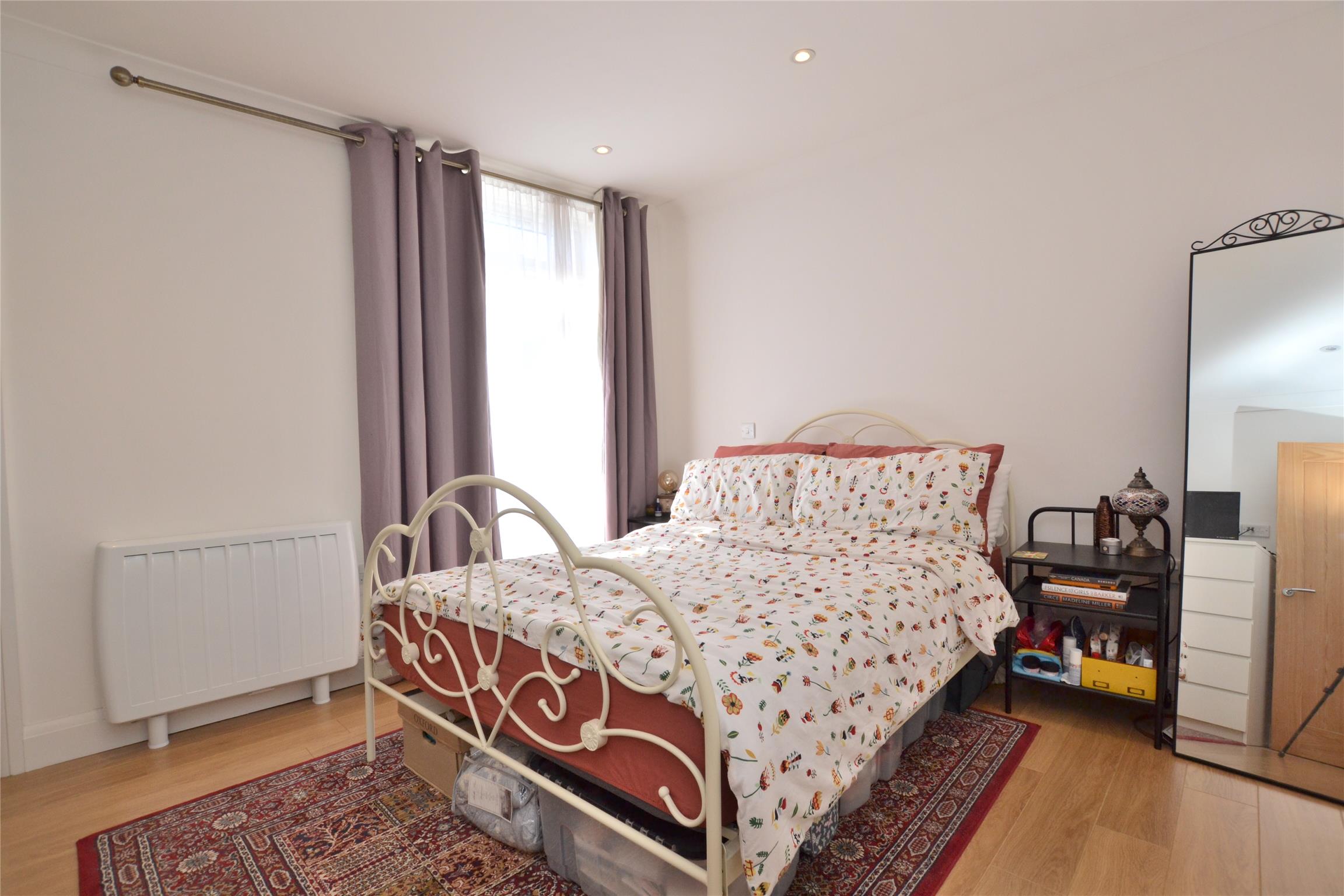 1+ bedroom flat/apartment to rent in 33a High Street,