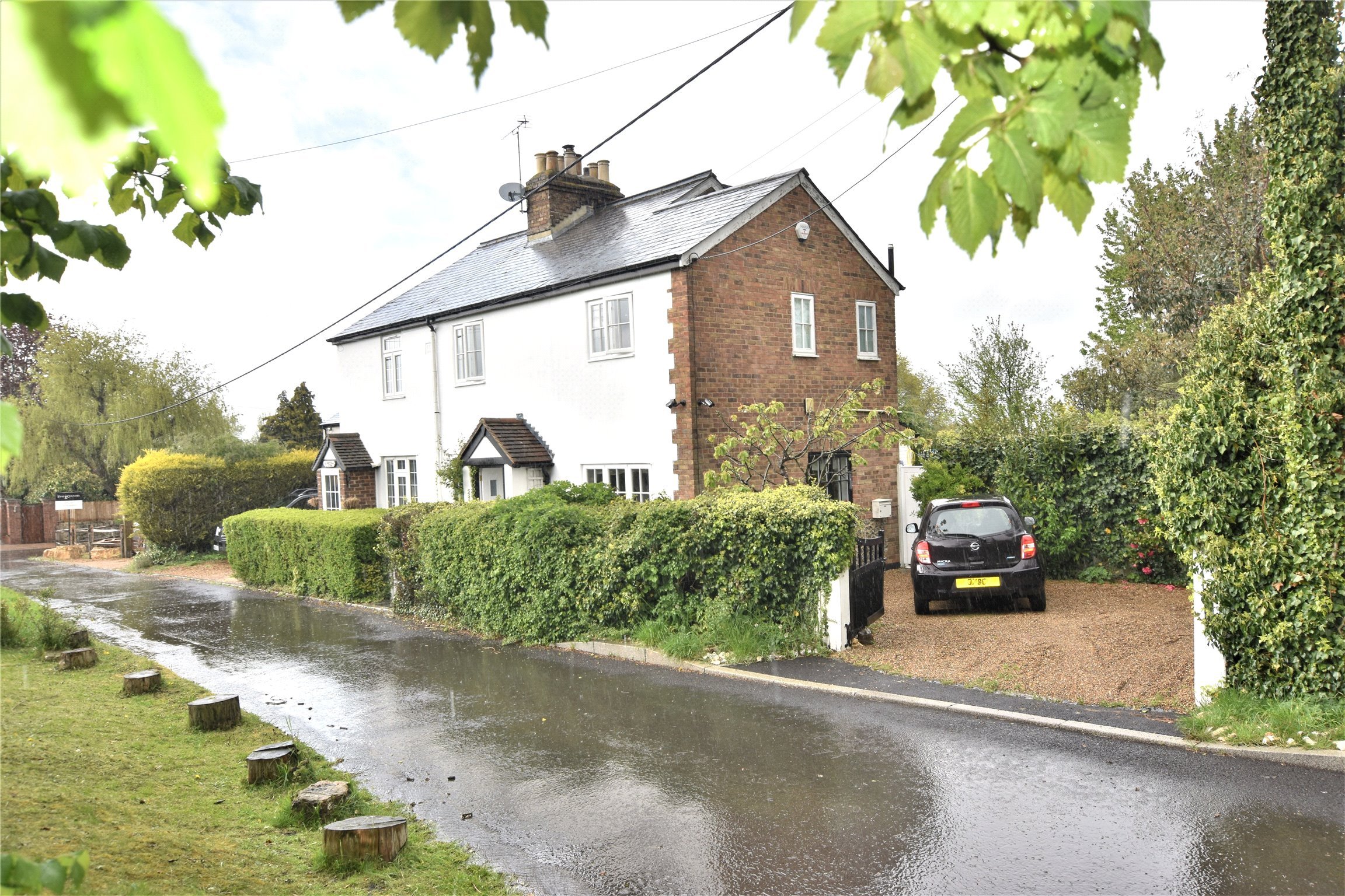 4+ bedroom house for sale in Courtfield Cottage Romney Street, Knatts