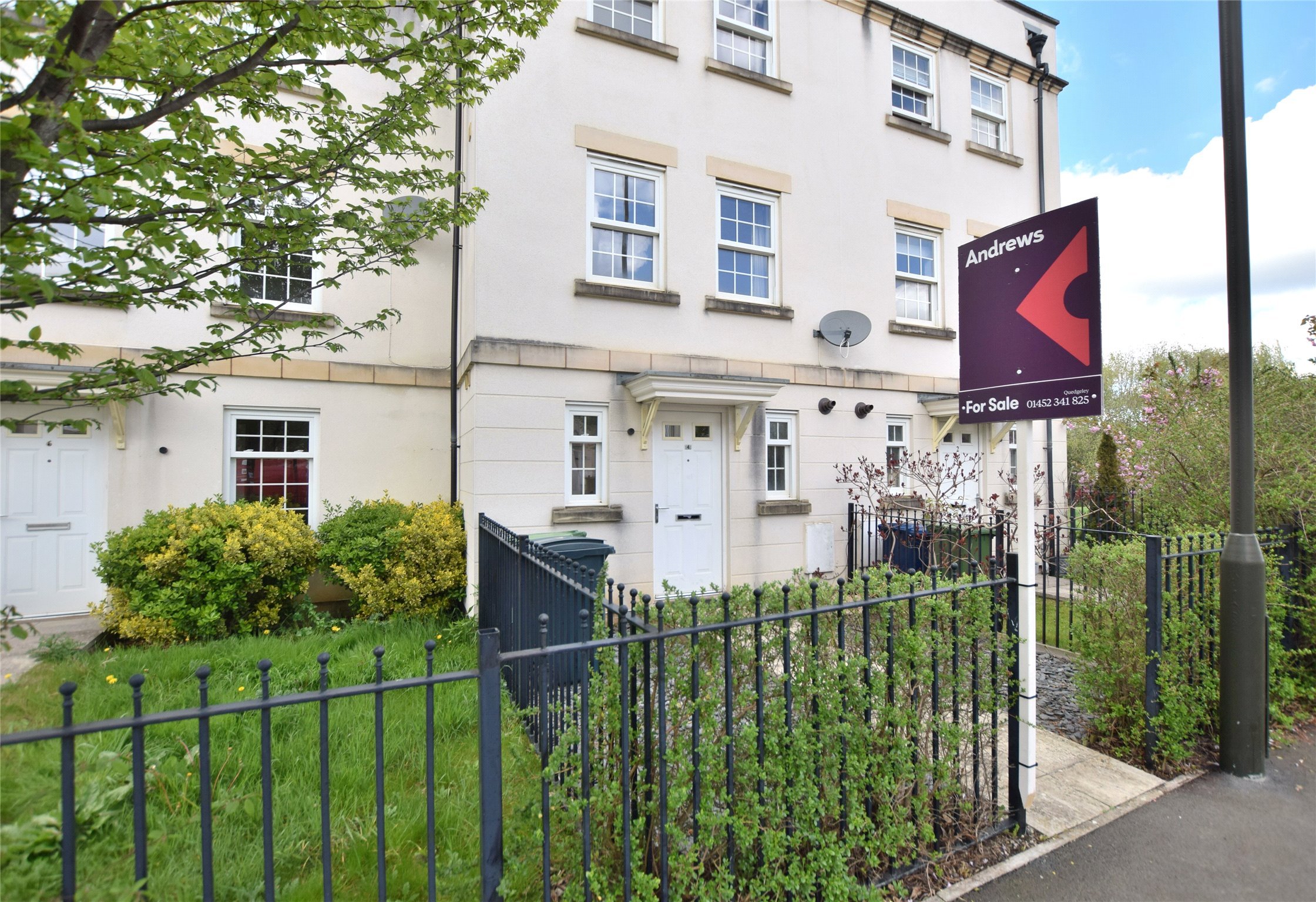 4+ bedroom house for sale in Buccaneer Avenue, Brockworth, Gloucester