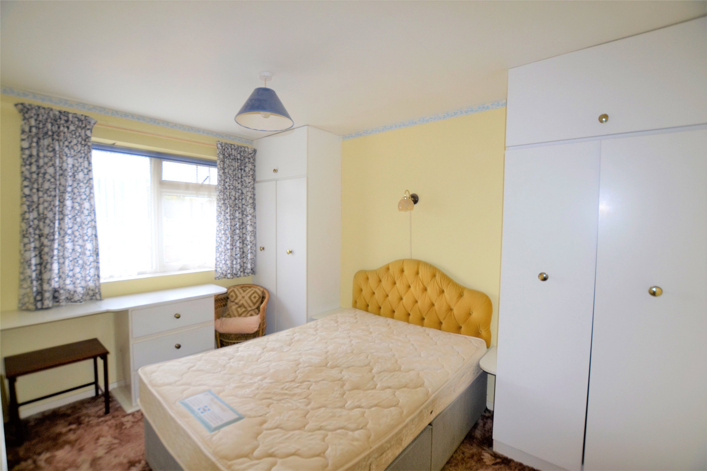 3+ bedroom house for sale in Queen Emmas Dyke, Witney, Oxfordshire