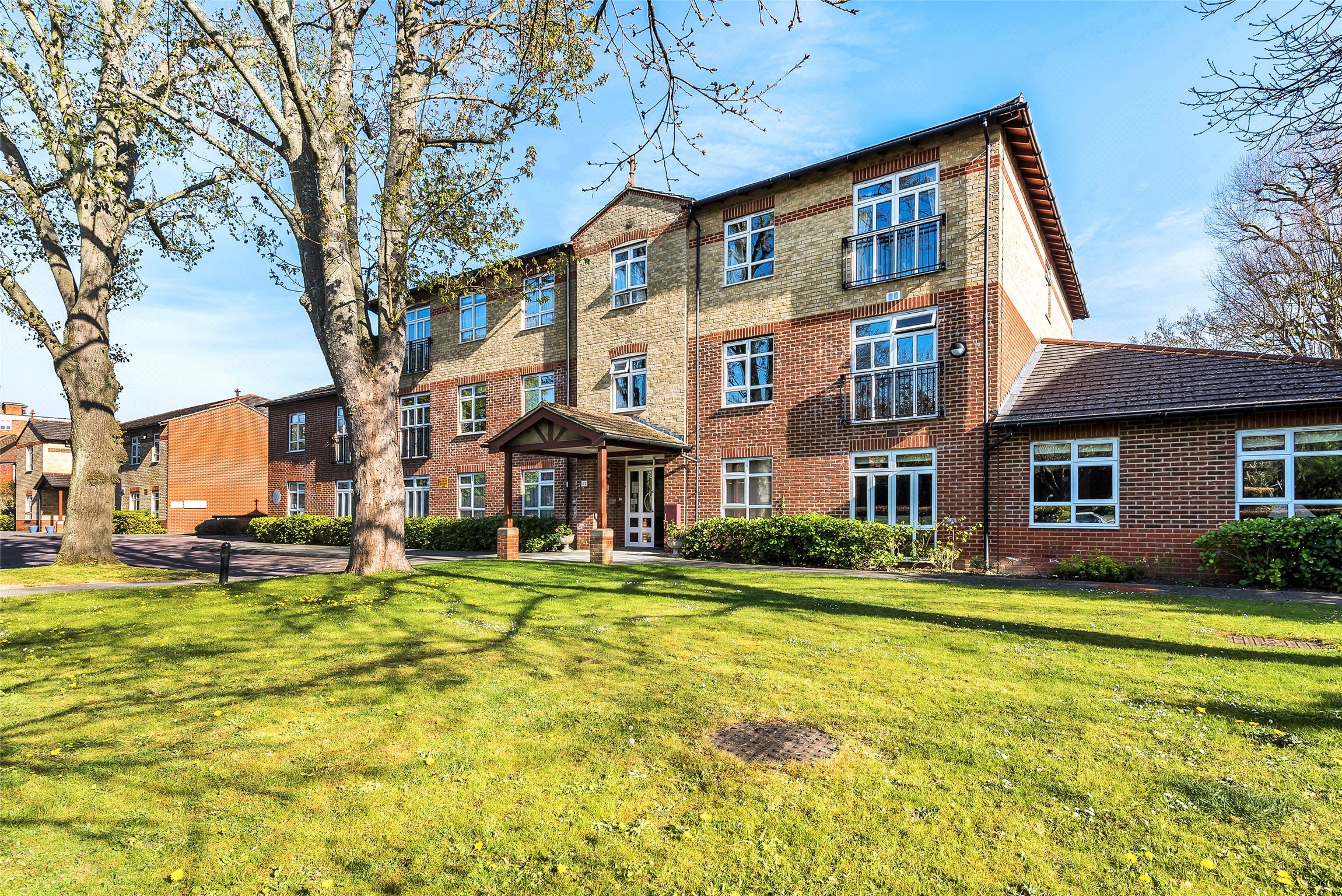 1+ bedroom flat/apartment for sale in Beddington Gardens, Wallington