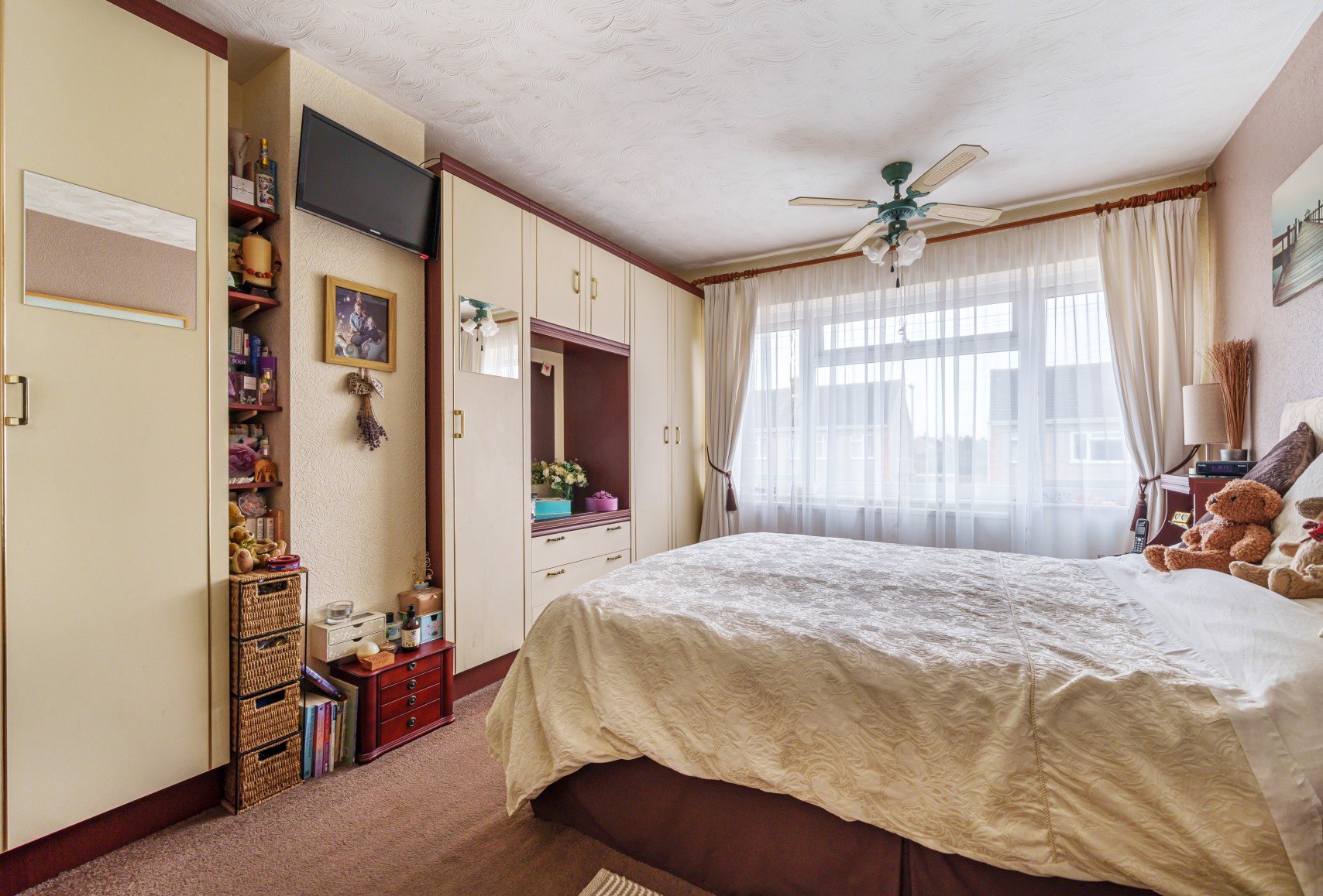 4+ bedroom house for sale in Rockside Gardens, Frampton Cotterell