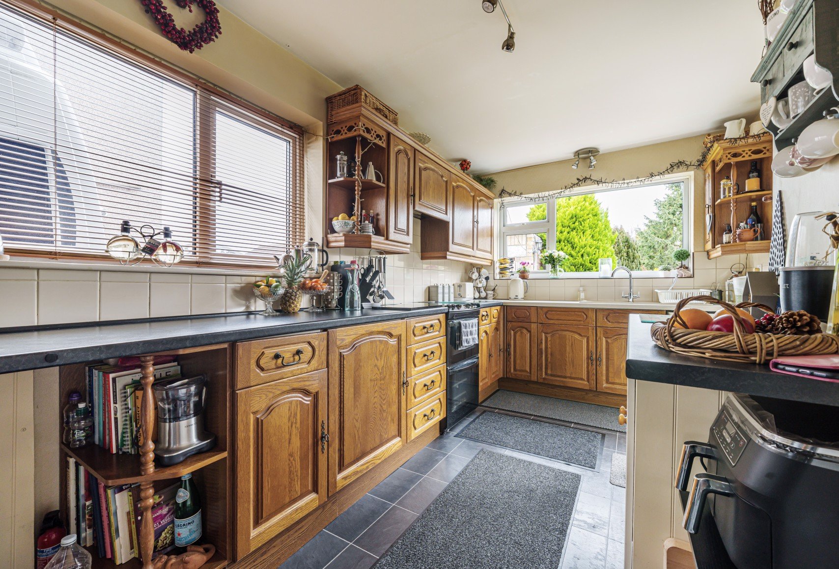 4+ bedroom house for sale in Rockside Gardens, Frampton Cotterell