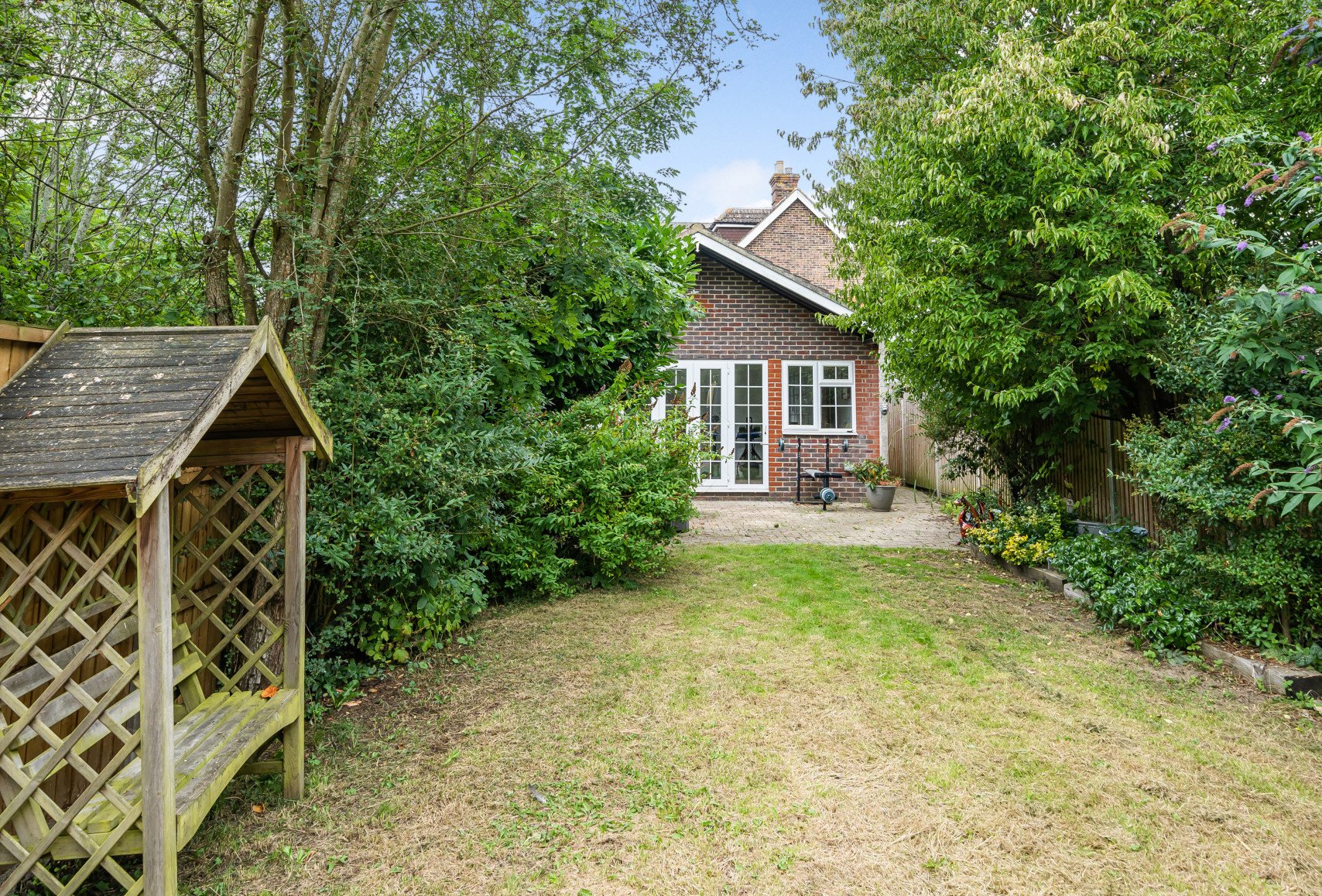 4+ bedroom house for sale in Redehall Road, Smallfield, Horley, Surrey