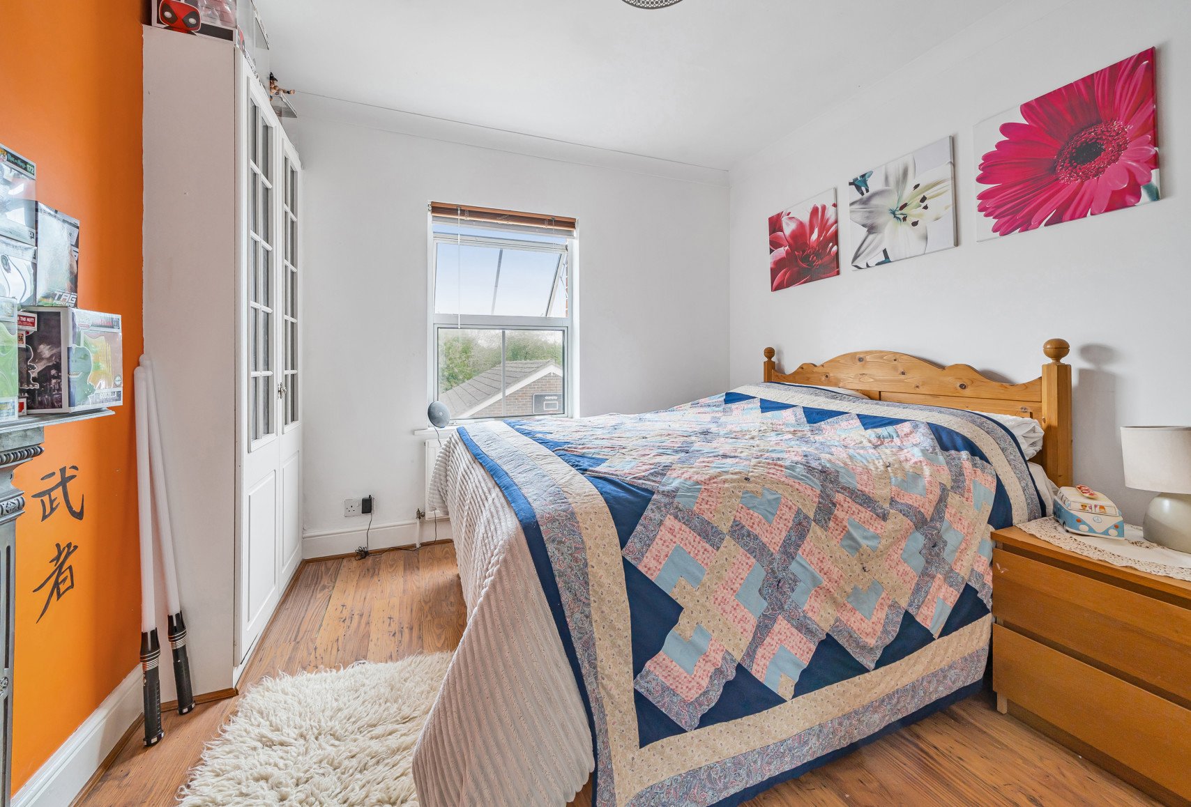 4+ bedroom house for sale in Redehall Road, Smallfield, Horley, Surrey