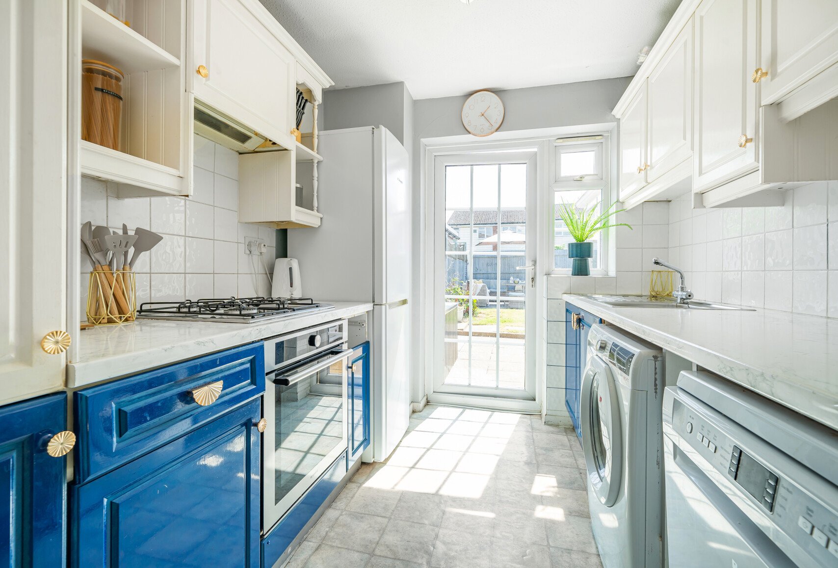 4+ bedroom house for sale in Tanyard Way, Horley, Surrey, RH6 Andrews