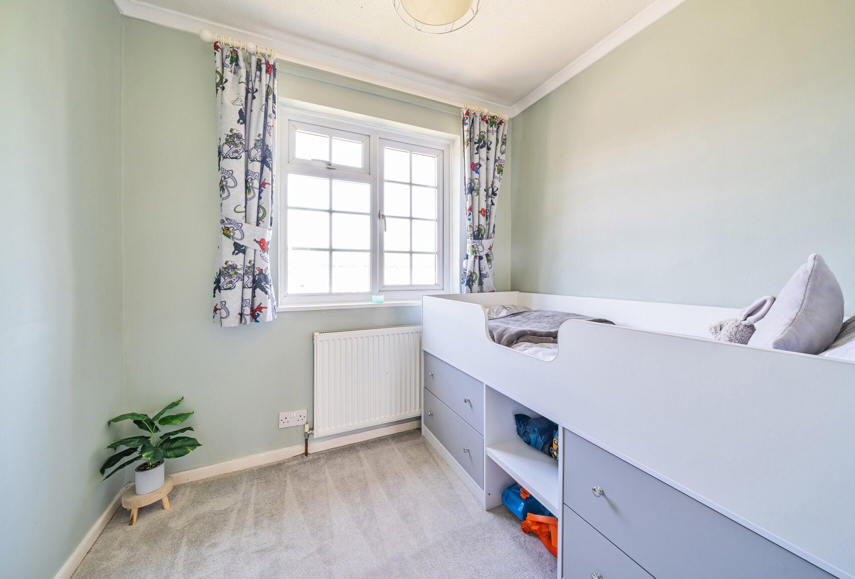 4+ bedroom house for sale in Tanyard Way, Horley, Surrey, RH6 Andrews