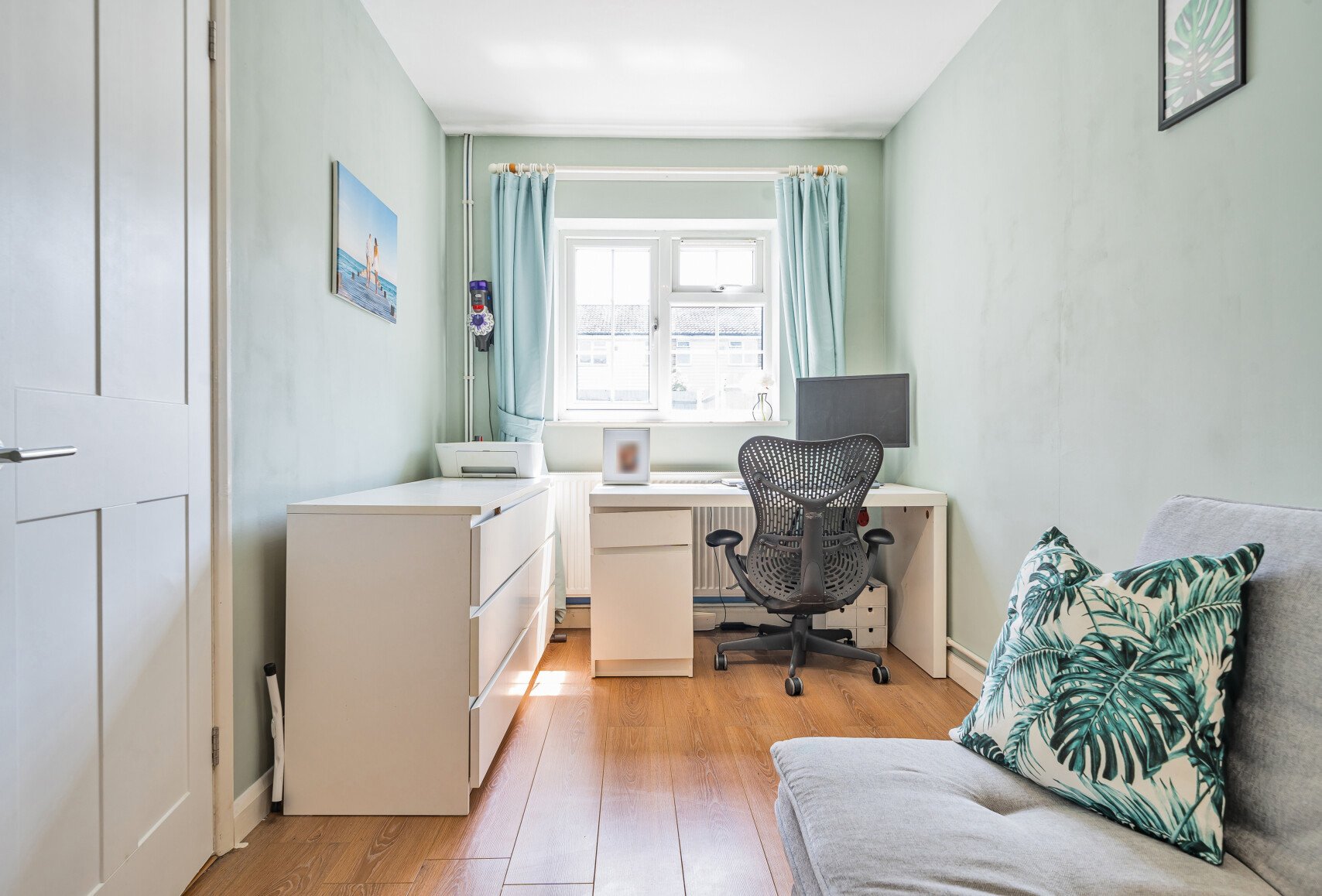 4+ bedroom house for sale in Tanyard Way, Horley, Surrey, RH6 Andrews