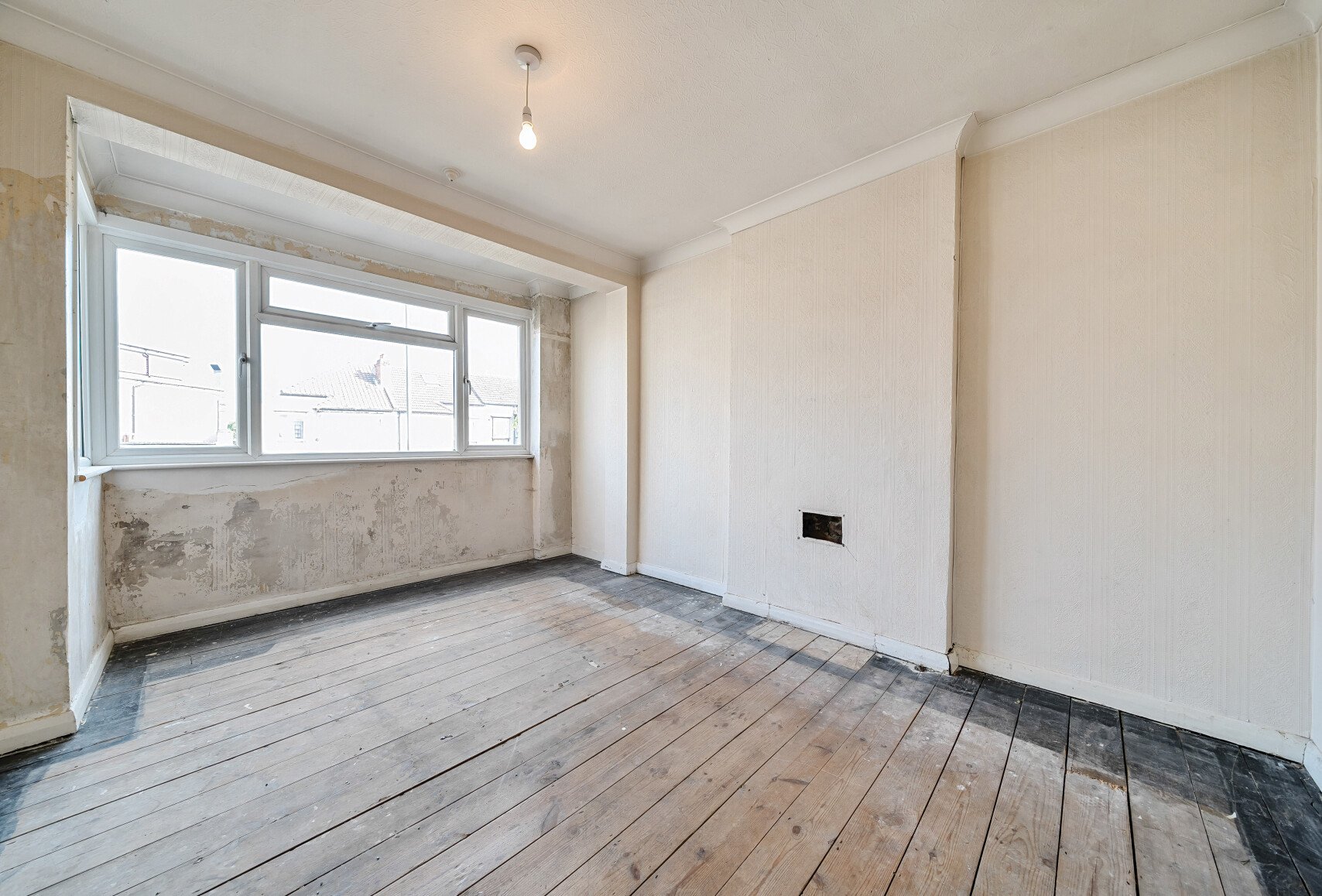 3+ bedroom house for sale in Grove Road, Mitcham, CR4 Andrews