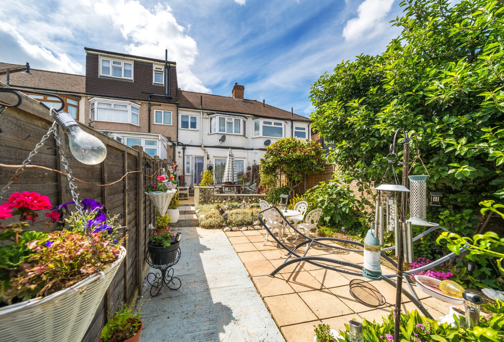 3+ bedroom house for sale in Garth Road, Morden, SM4 Andrews