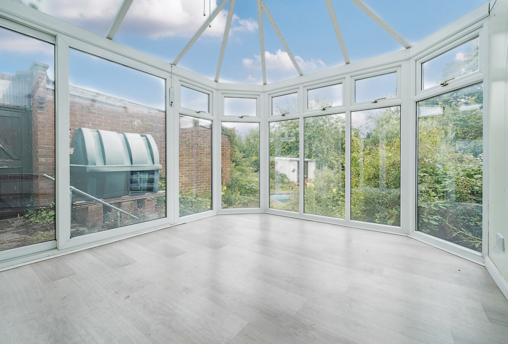 3+ bedroom house for sale in Park Lane, Frampton Cotterell, Bristol