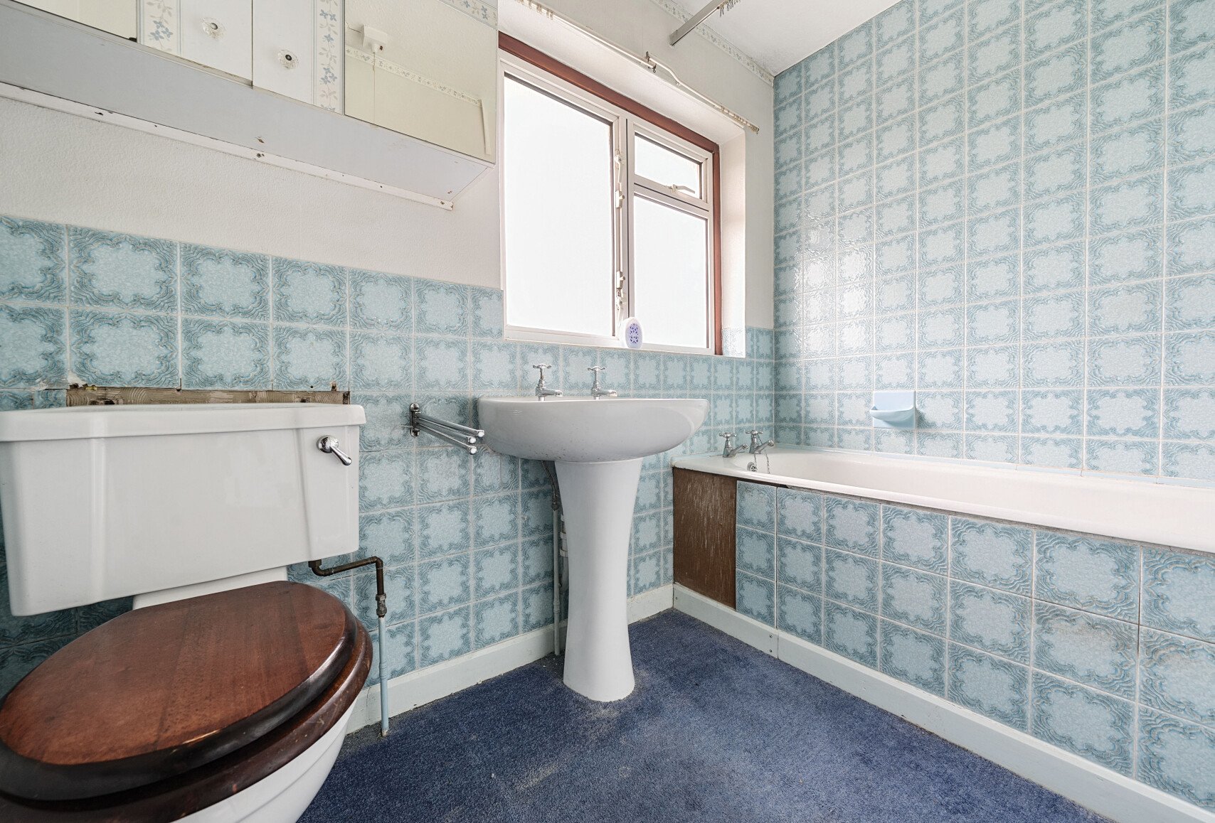 3+ bedroom house for sale in Park Lane, Frampton Cotterell, Bristol