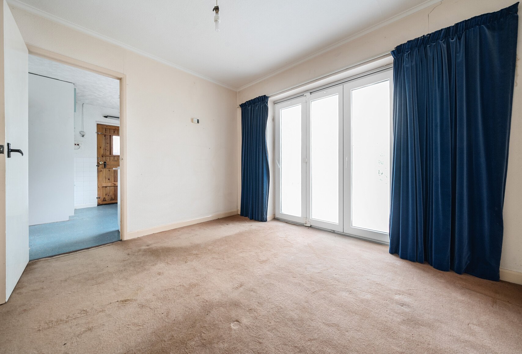 3+ bedroom house for sale in Park Lane, Frampton Cotterell, Bristol